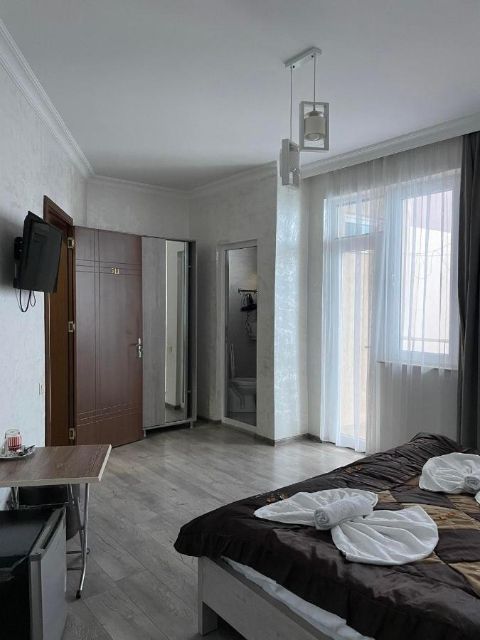Nana'S Hotel Tchaikovsky Street 34 Batumi Exterior photo